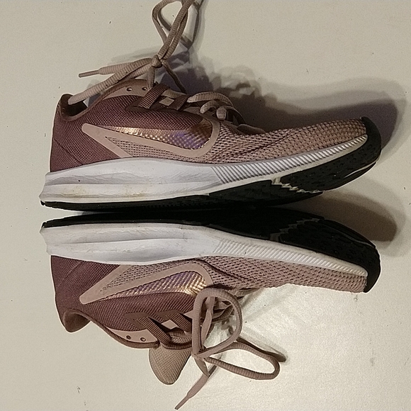 Nike Running Shoes - Picture 3 of 6